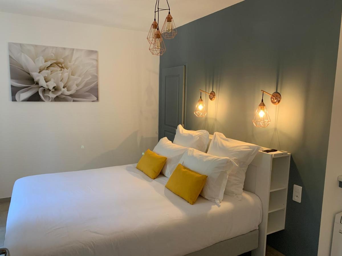 Bed and Breakfast Domaine Forvent à Saint-Julien-de-Peyrolas Extérieur photo