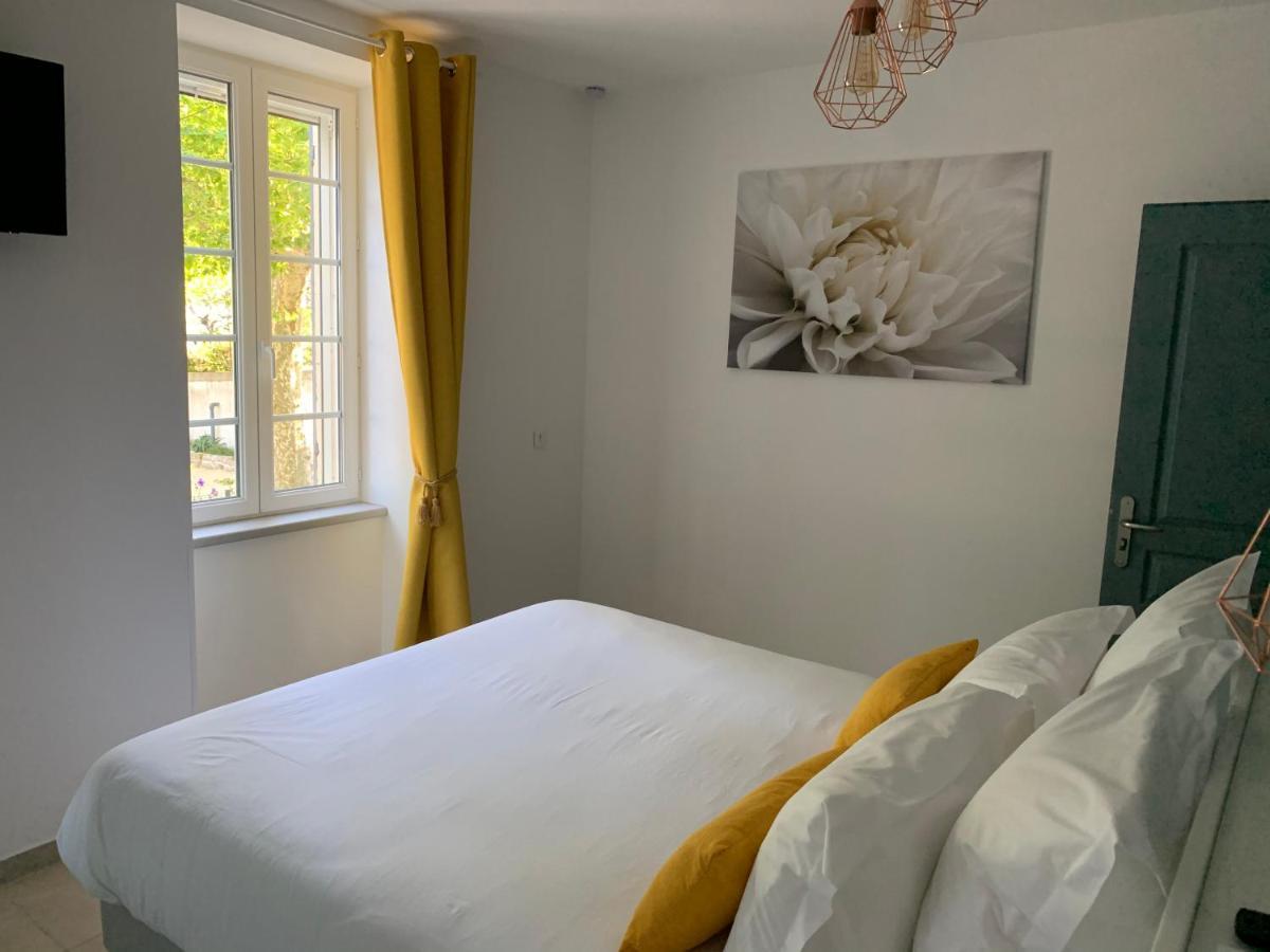 Bed and Breakfast Domaine Forvent à Saint-Julien-de-Peyrolas Extérieur photo