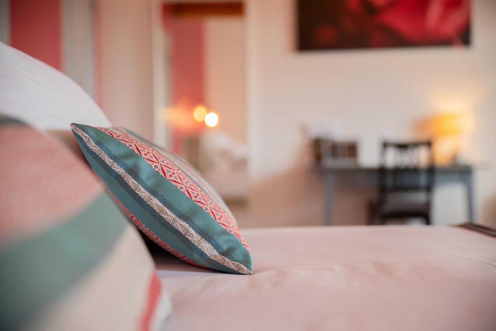 Bed and Breakfast Domaine Forvent à Saint-Julien-de-Peyrolas Extérieur photo