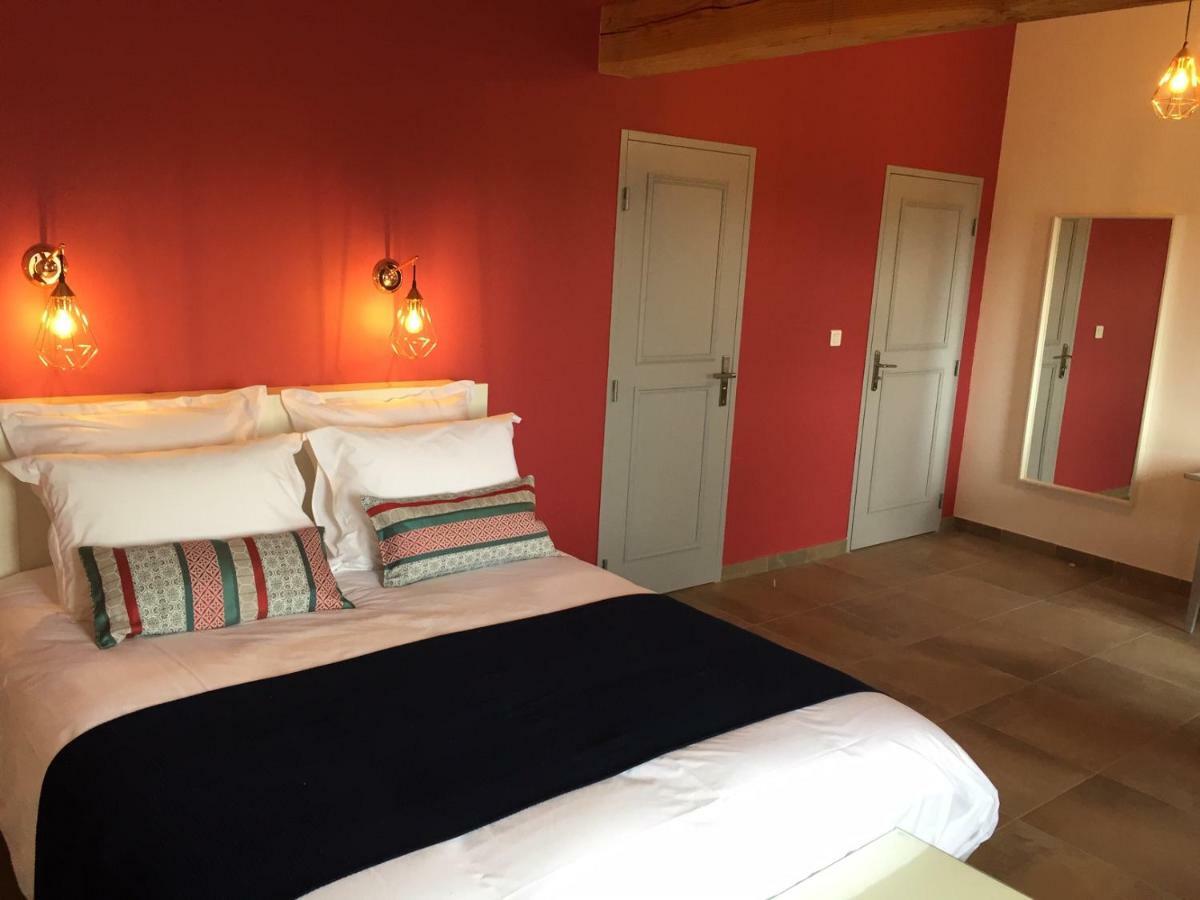 Bed and Breakfast Domaine Forvent à Saint-Julien-de-Peyrolas Extérieur photo