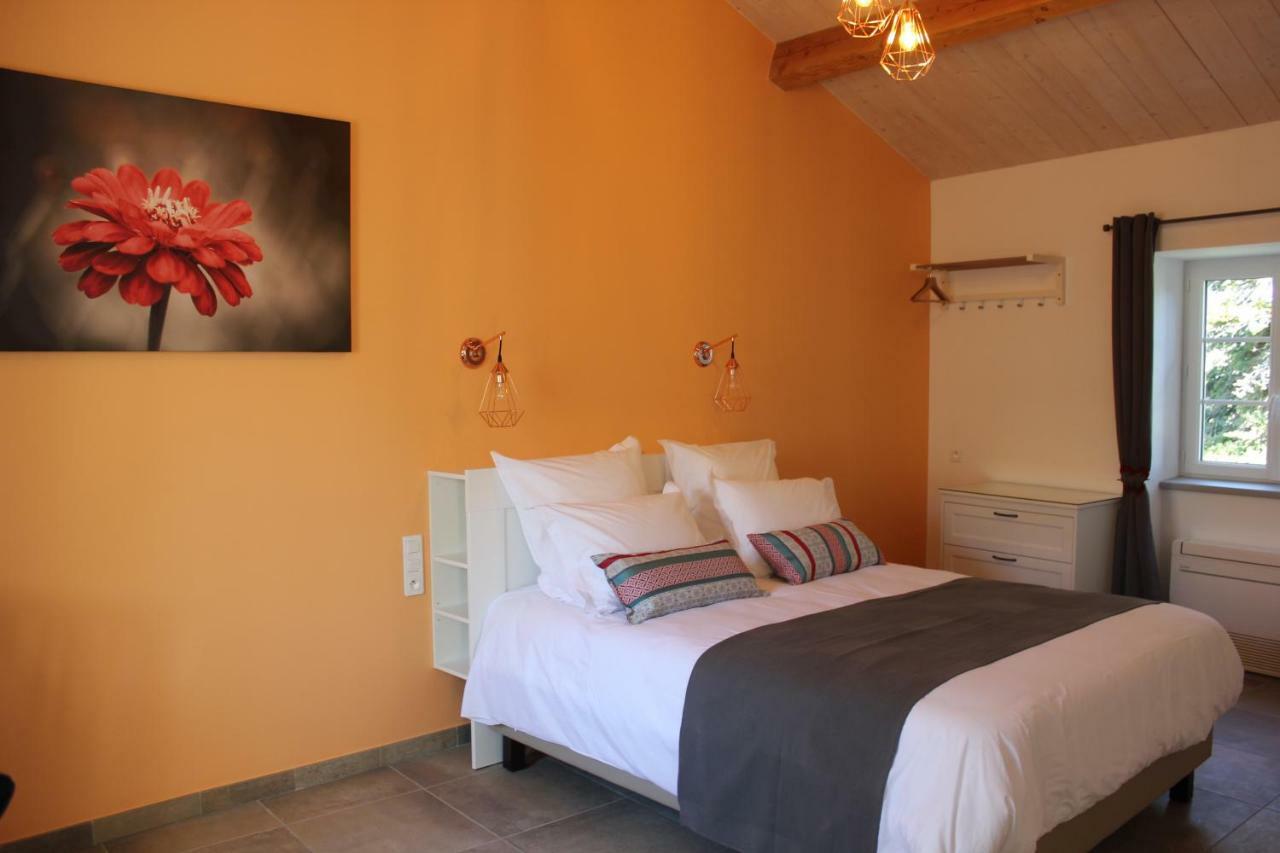 Bed and Breakfast Domaine Forvent à Saint-Julien-de-Peyrolas Extérieur photo